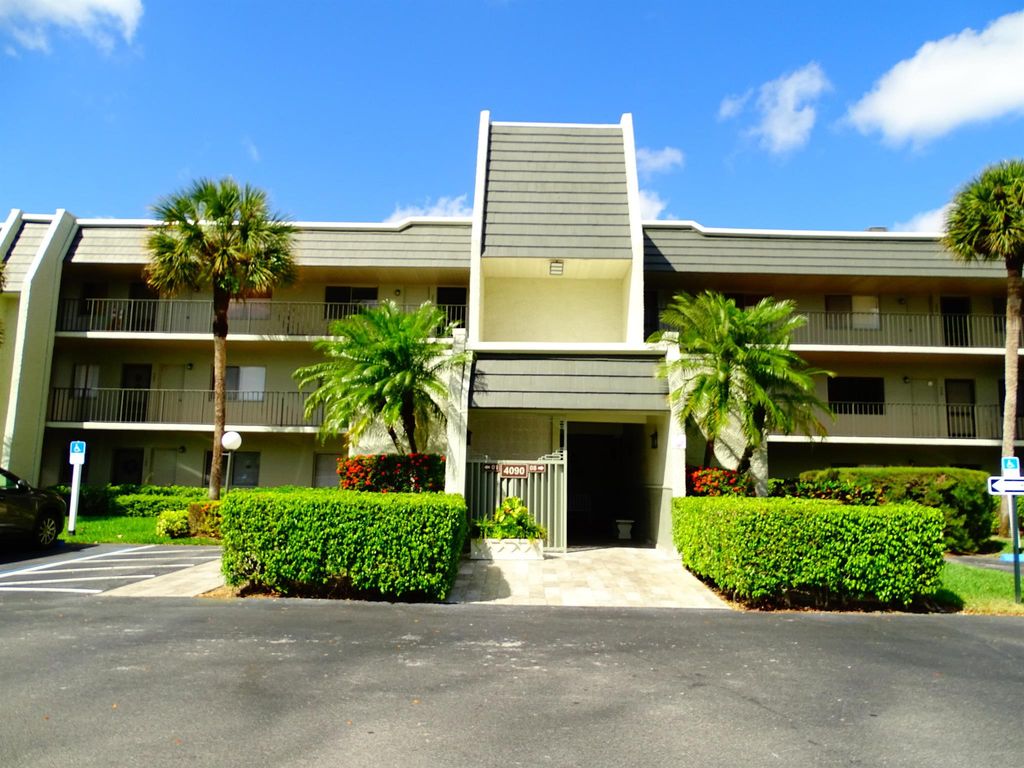 Photo of 4090 Tivoli Court #304, Lake Worth, FL 33467 (MLS # R10982556)