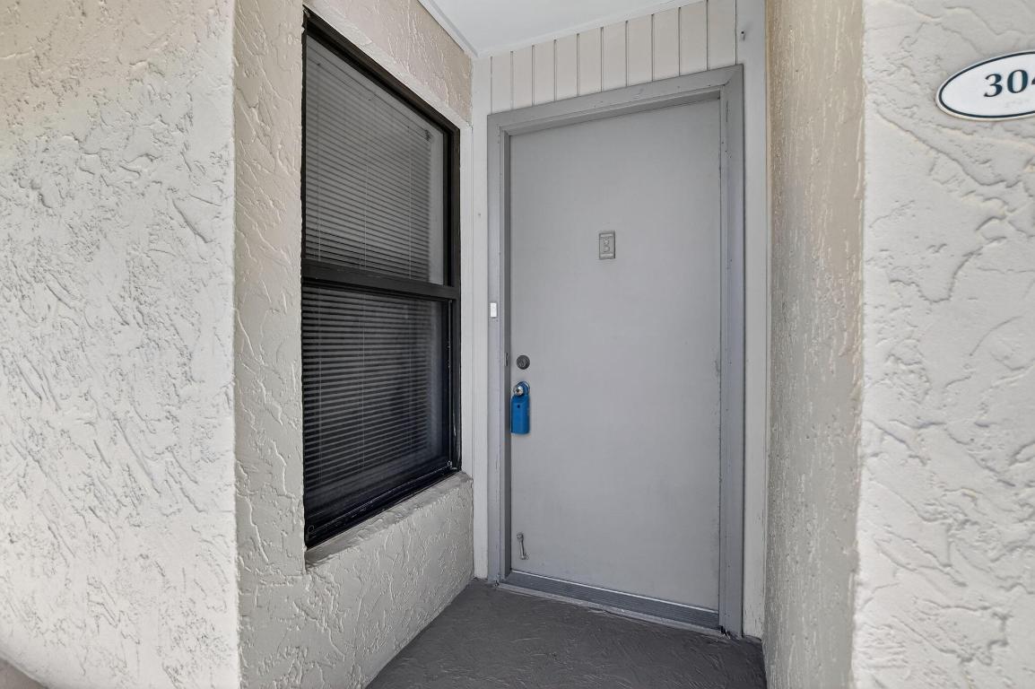 11 Royal Palm Way 304