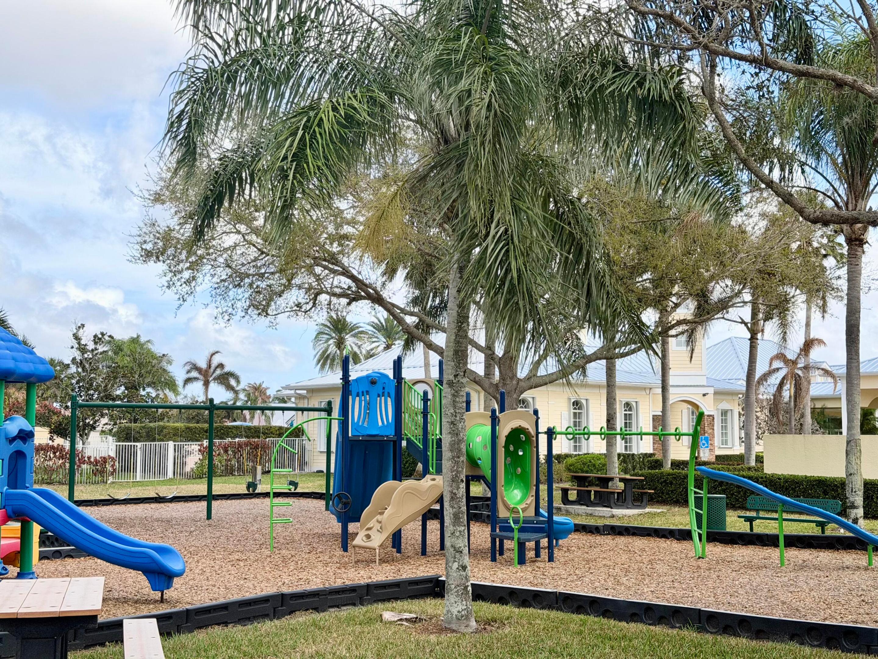 MAGNOLIA LAKES PHASE 1 ST LUCIE WEST NO 151 - Residential