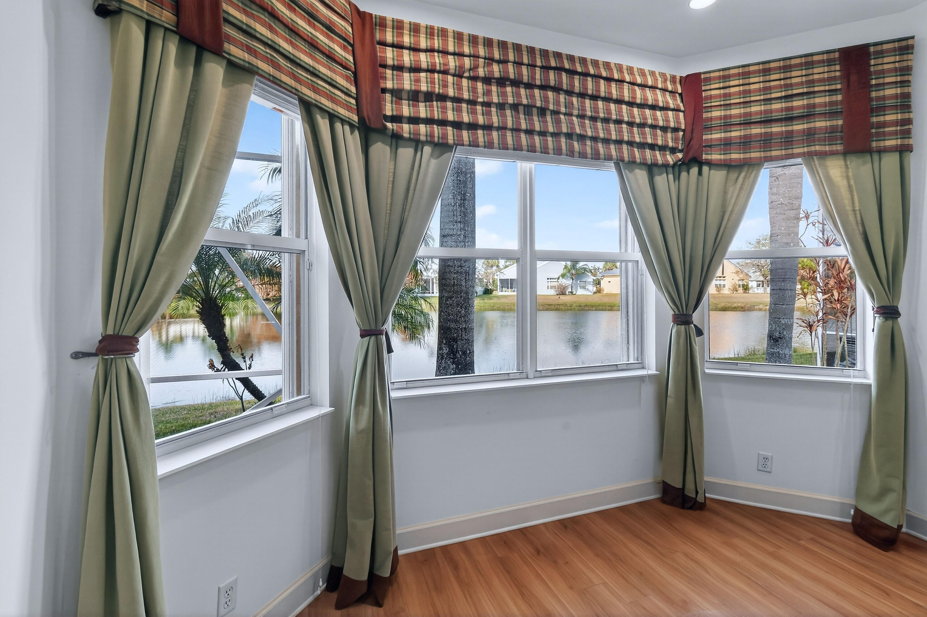 MAGNOLIA LAKES PHASE 1 ST LUCIE WEST NO 151 - Residential