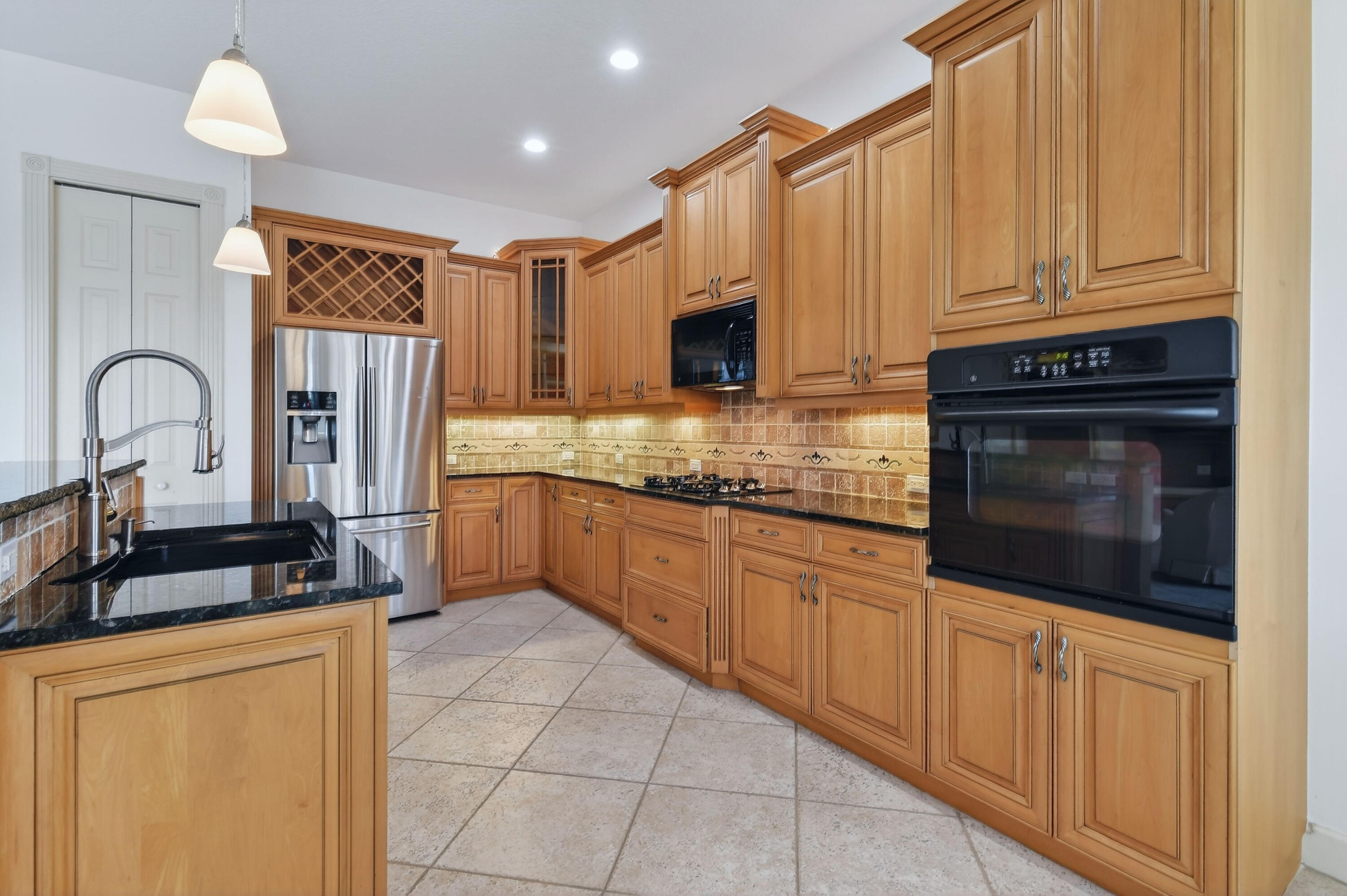 MAGNOLIA LAKES PHASE 1 ST LUCIE WEST NO 151 - Residential