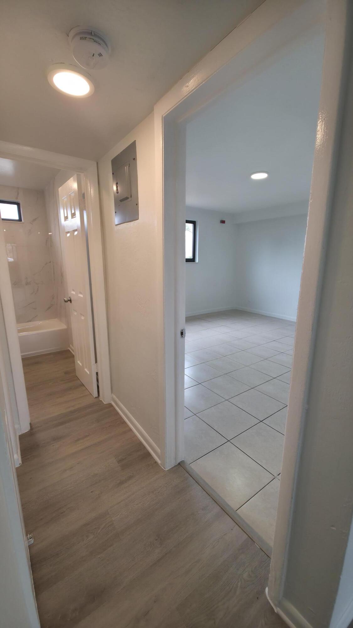 MIAMI GARDENS ESTATES SEC 2 - Residential Lease