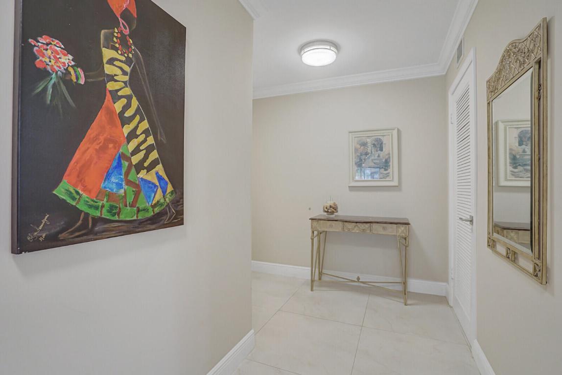 Atlantis Sherbrooke Villas East Condo - Residential