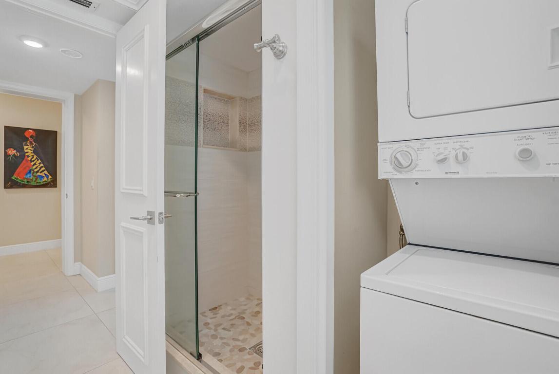 Atlantis Sherbrooke Villas East Condo - Residential