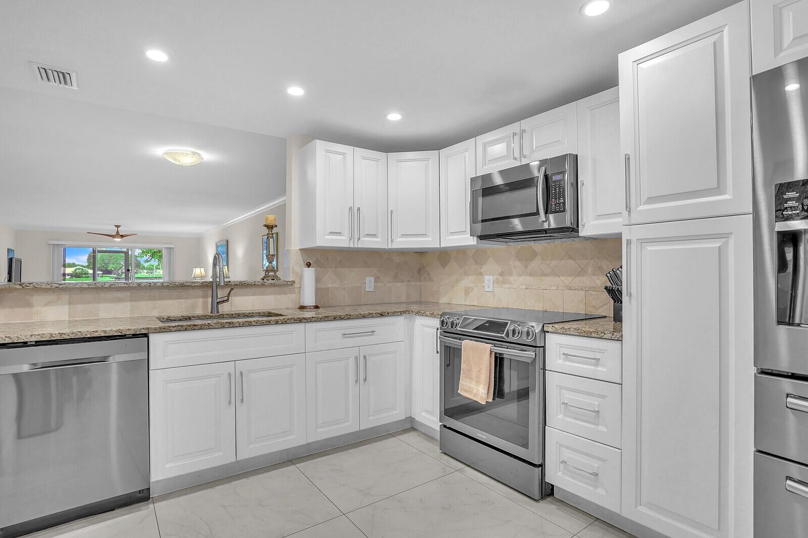 Atlantis Sherbrooke Villa - Residential