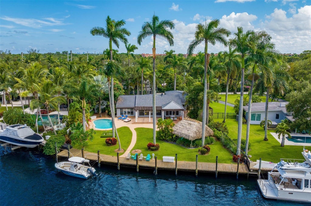Photo of 913 Coconut Drive, Fort Lauderdale, FL 33315 (MLS # B26059488)