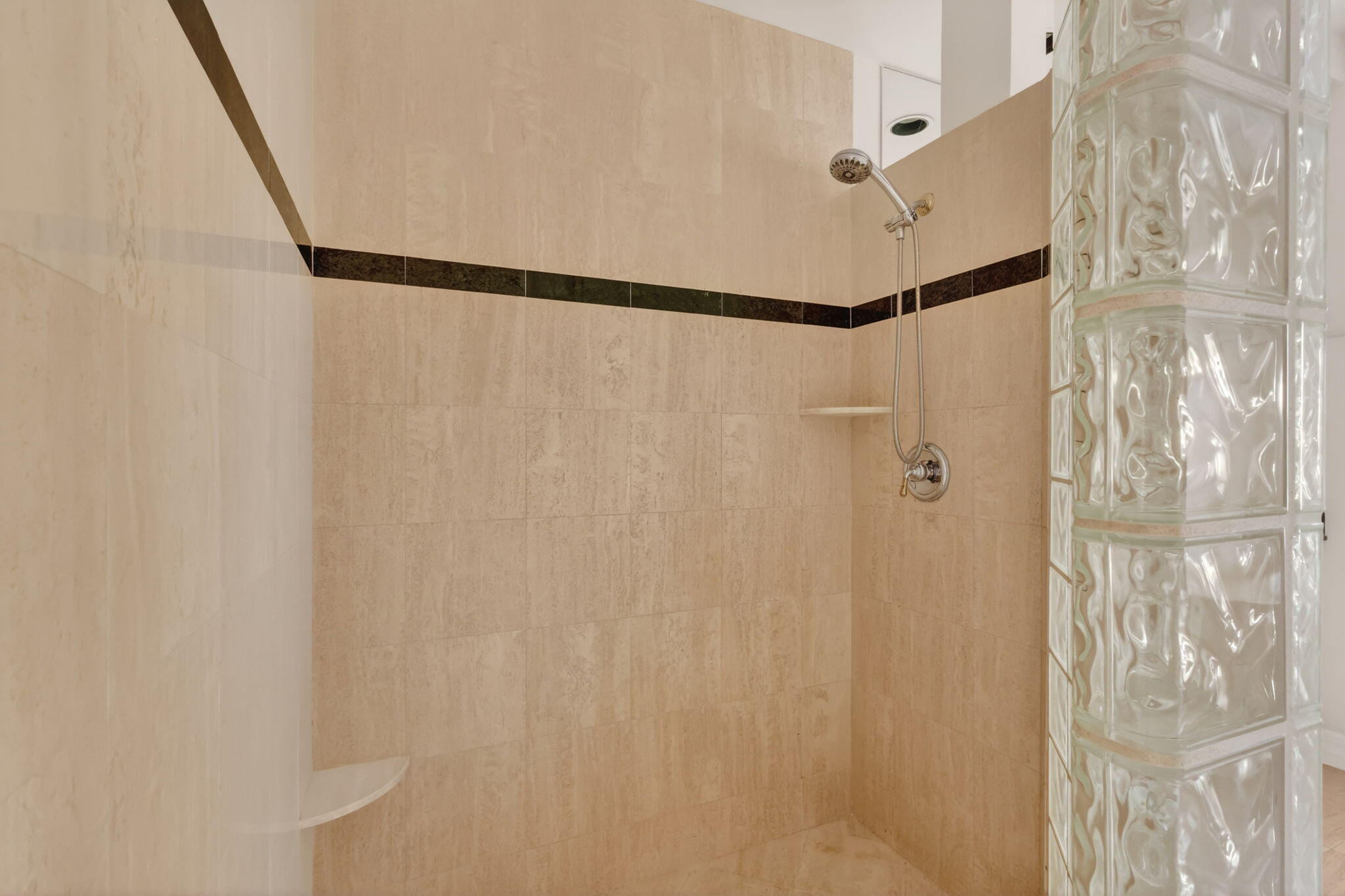 WILLOUGHBY - Residential