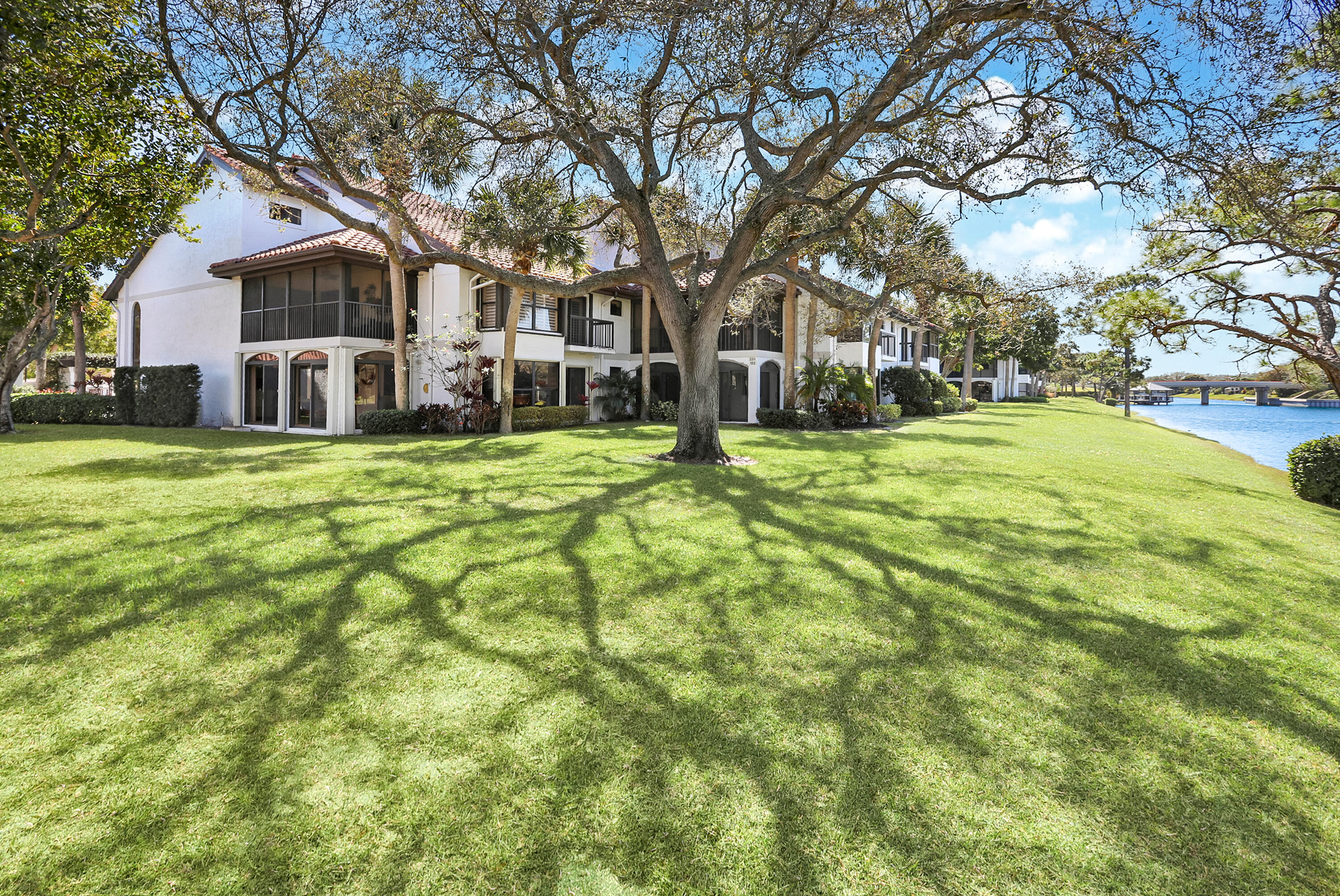 Traders Crossing at Jonathan's Landing - Residential