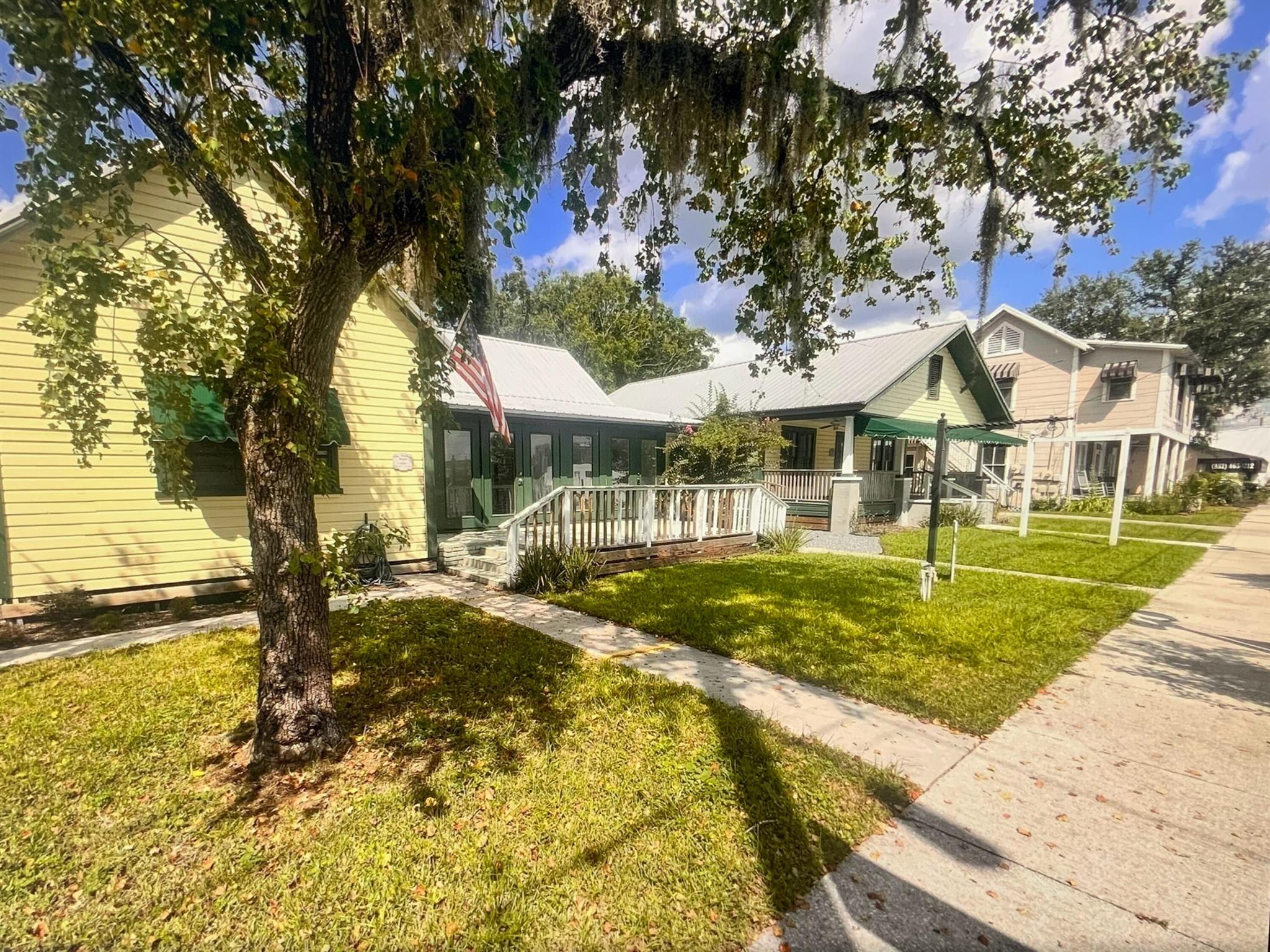Live Work and Play! Calling all investors. One apartment and two buildings. The residential area has one or possibly two bedrooms. Great location for retail, office. Historical District located in the Heart of Dunnellon. Parking lot located in back 12+ spaces. 4640 sq. ft. total for two buildings. Recently updated and ready for new owners!