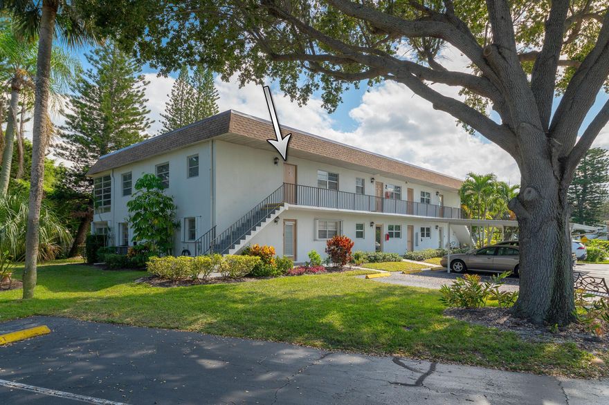 Welcome to paradise in this bright and spacious 2-bedroom, 2-bath corner unit located in the 55+ Kingswood Community. Enjoy the updated kitchen with a convenient built-in desk area--perfect for everyday living.The large primary suite offers abundant closet space and a private en-suite bathroom, creating a peaceful retreat. Step outside to your own covered patio and take in the serene garden views--an ideal spot to relax with your morning coffee or unwind at the end of the day.Take advantage of the community's amenities, including a pool, clubhouse, and picnic area. This incredible location is just minutes from historic downtown Stuart, with a variety of shops and restaurants, and the stunning beaches of Florida's Treasure Coast.