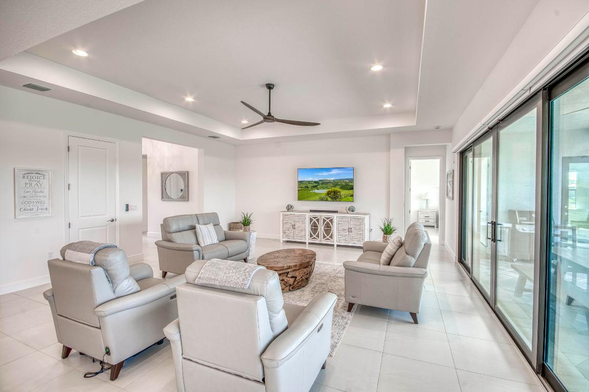 Riverland - Valencia Walk - Residential