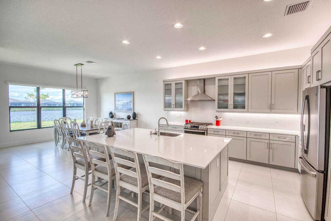 Riverland - Valencia Walk - Residential