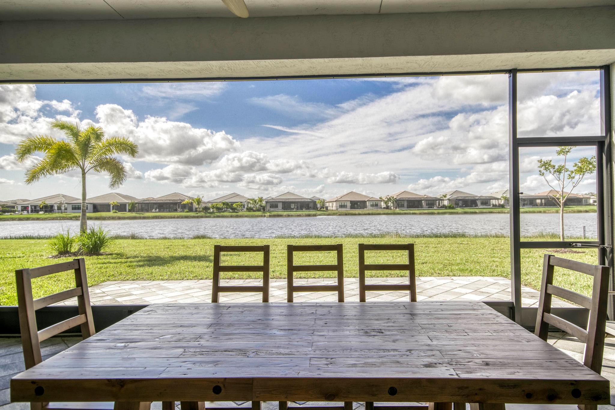 Riverland - Valencia Walk - Residential