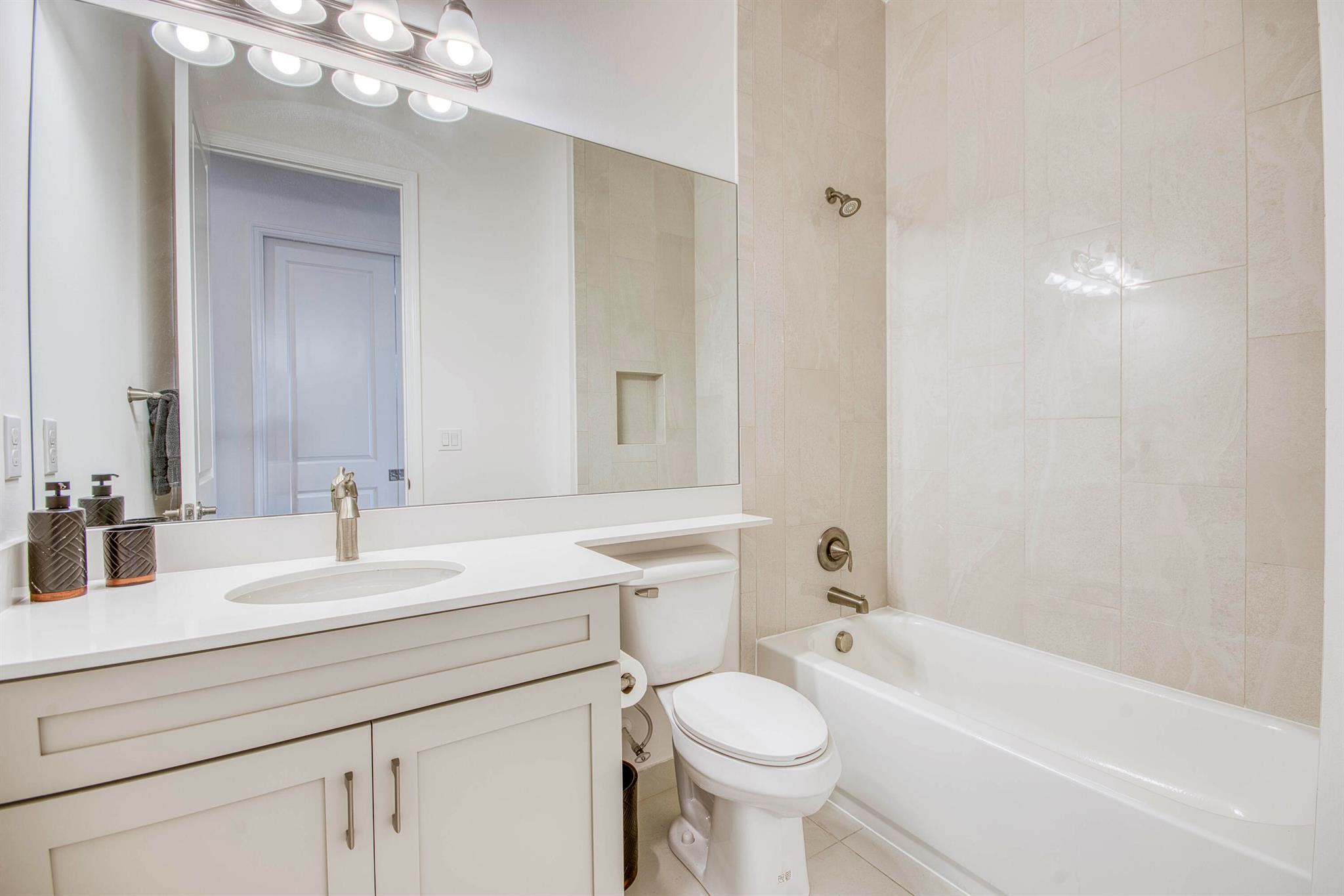 Riverland - Valencia Walk - Residential