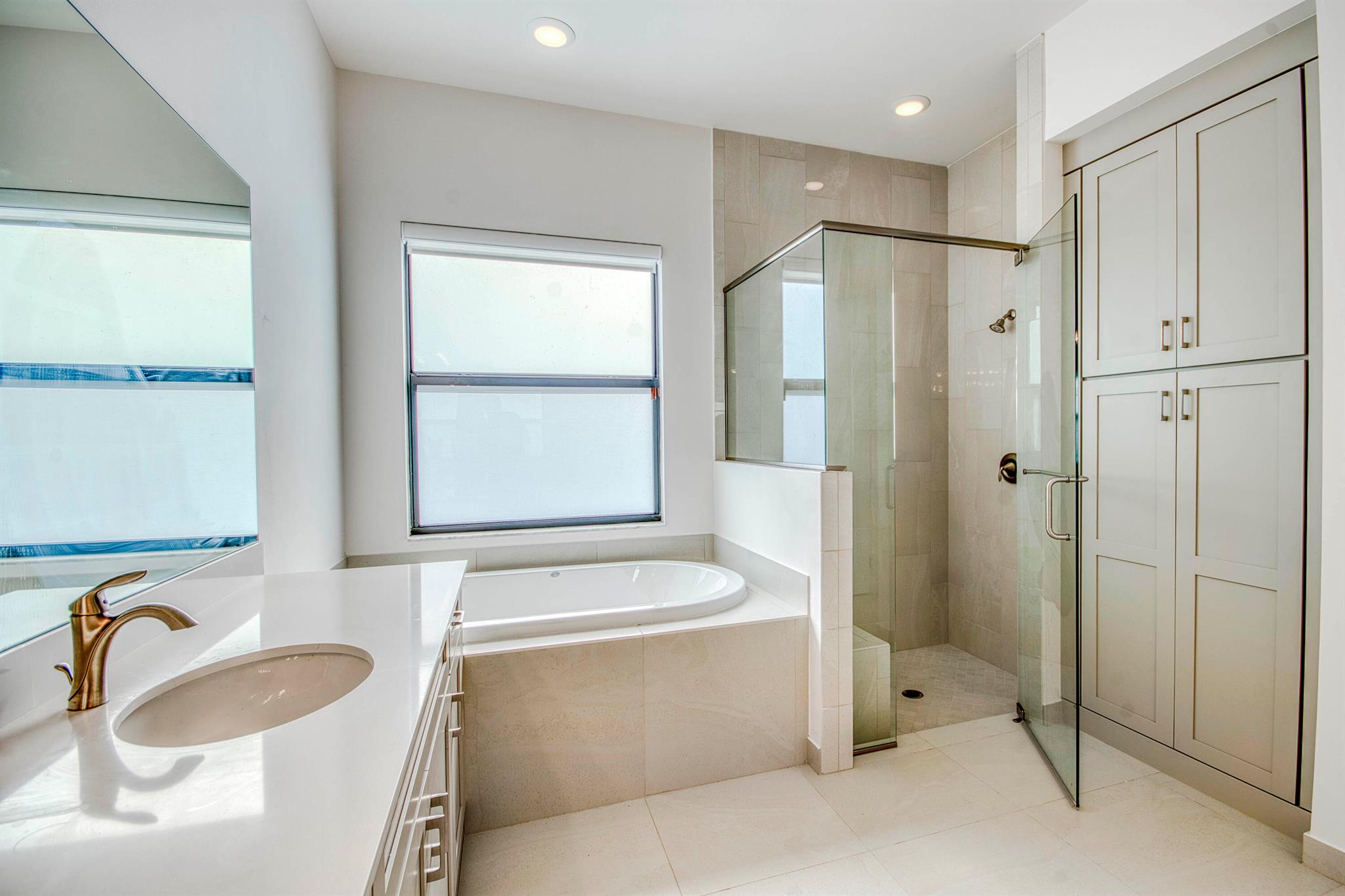 Riverland - Valencia Walk - Residential