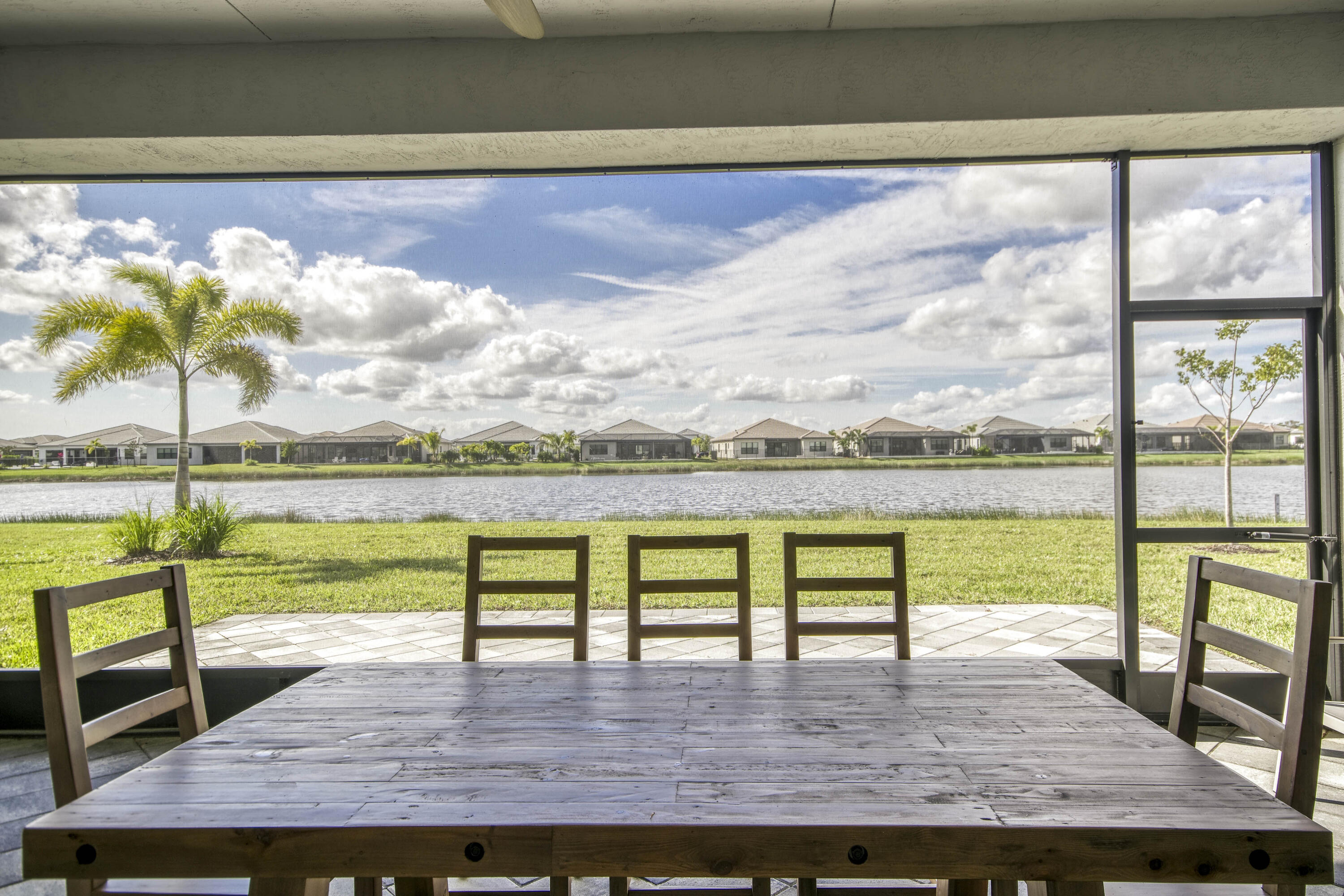 Riverland - Valencia Walk - Residential