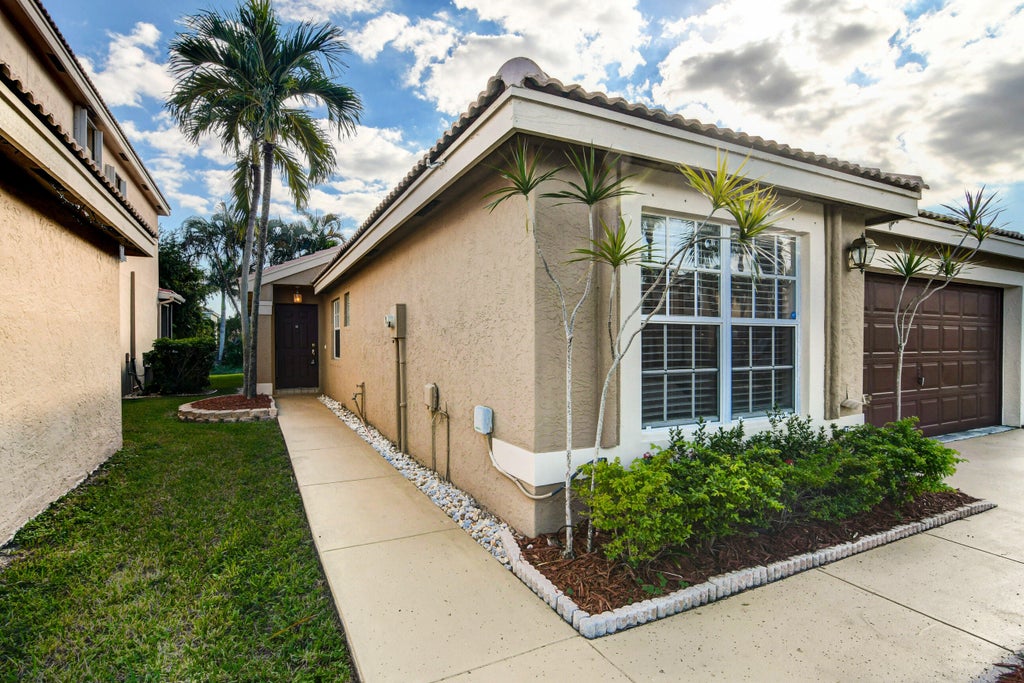 Photo of 3574 DANBURY Court, Boynton Beach, FL 33436 (MLS # B26073693)