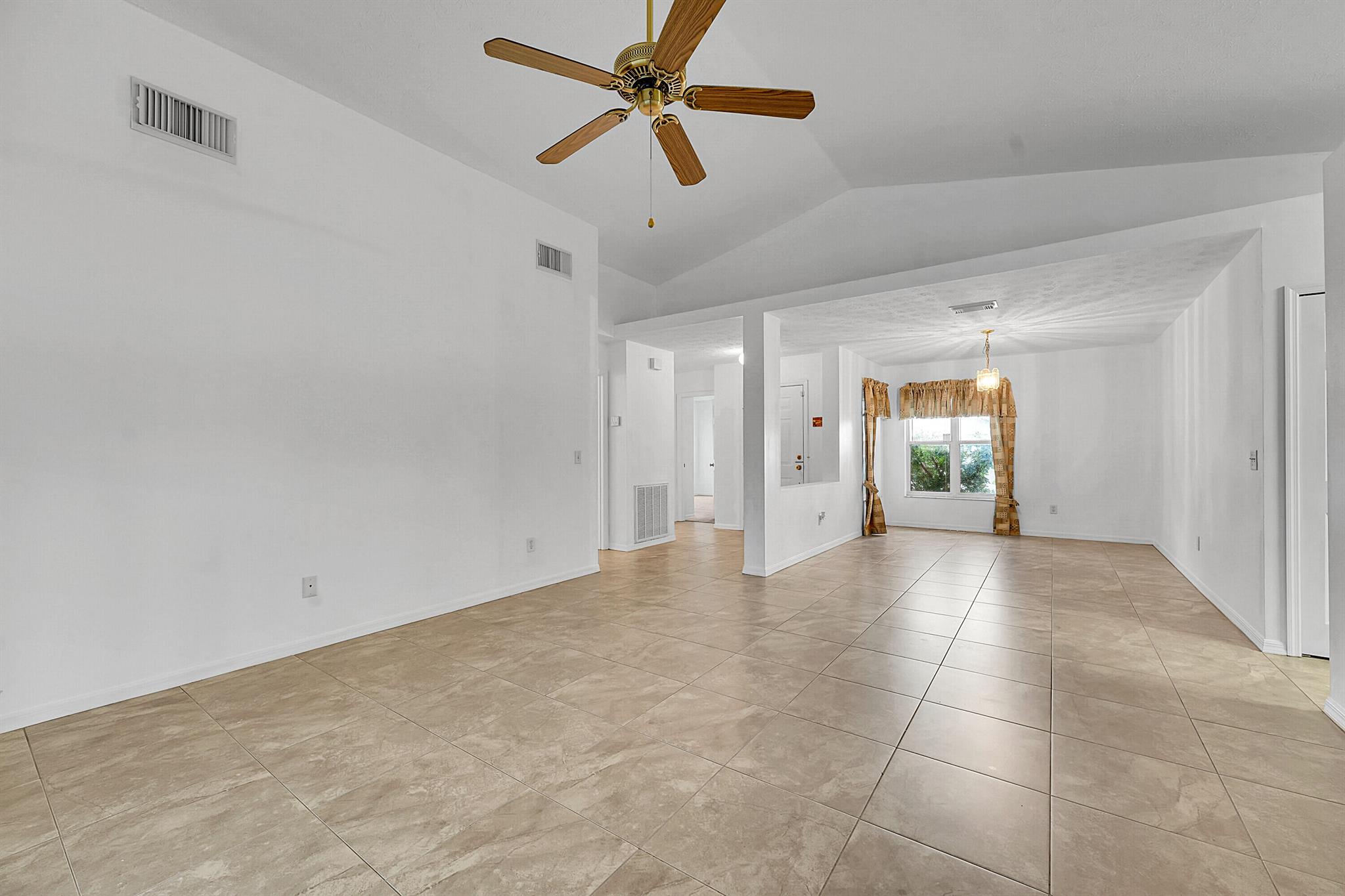SPANISH LAKES FAIRWAYS NE - Residential