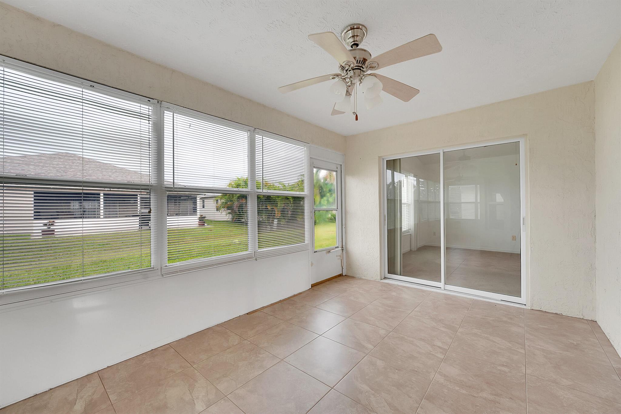 SPANISH LAKES FAIRWAYS NE - Residential