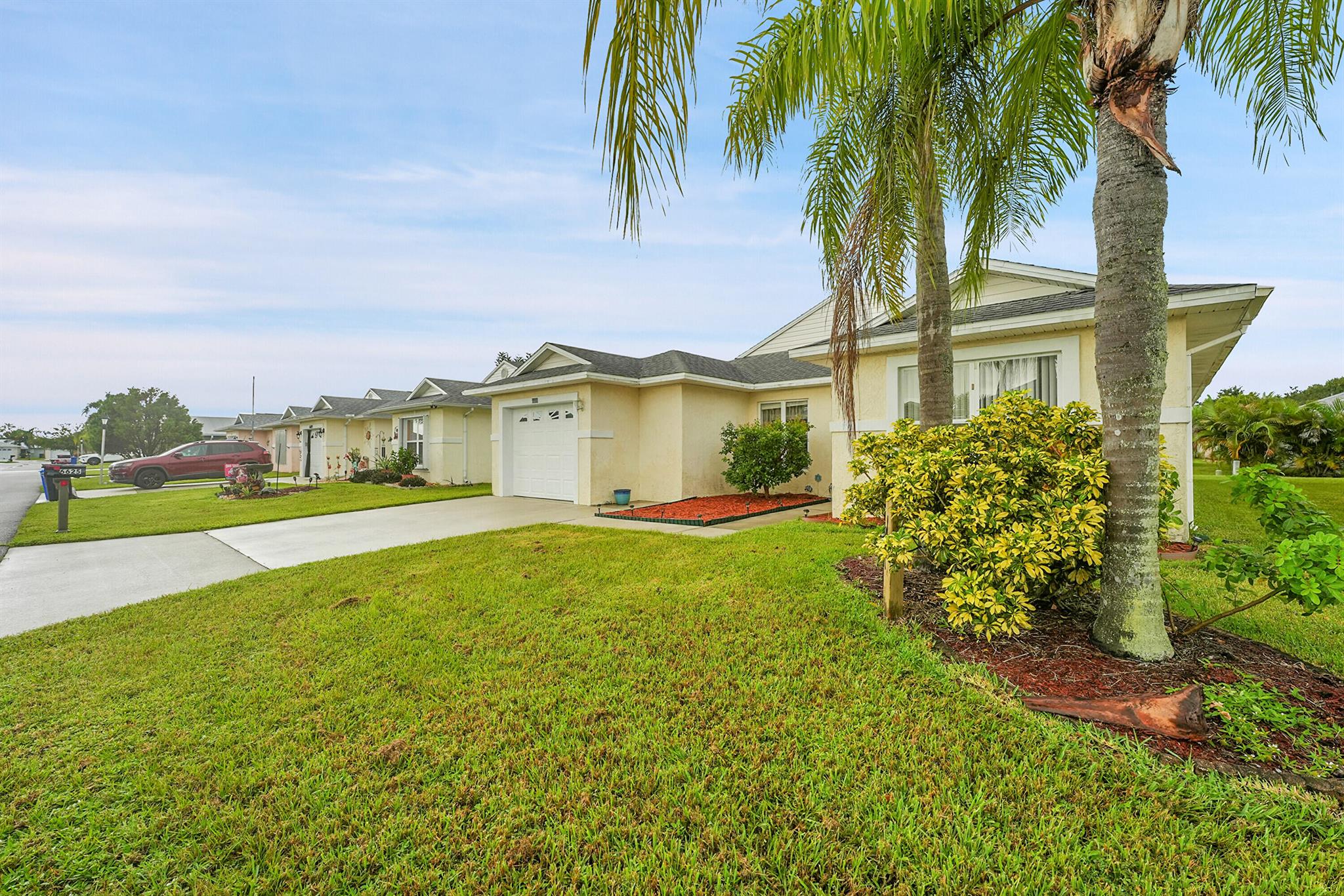 SPANISH LAKES FAIRWAYS NE - Residential