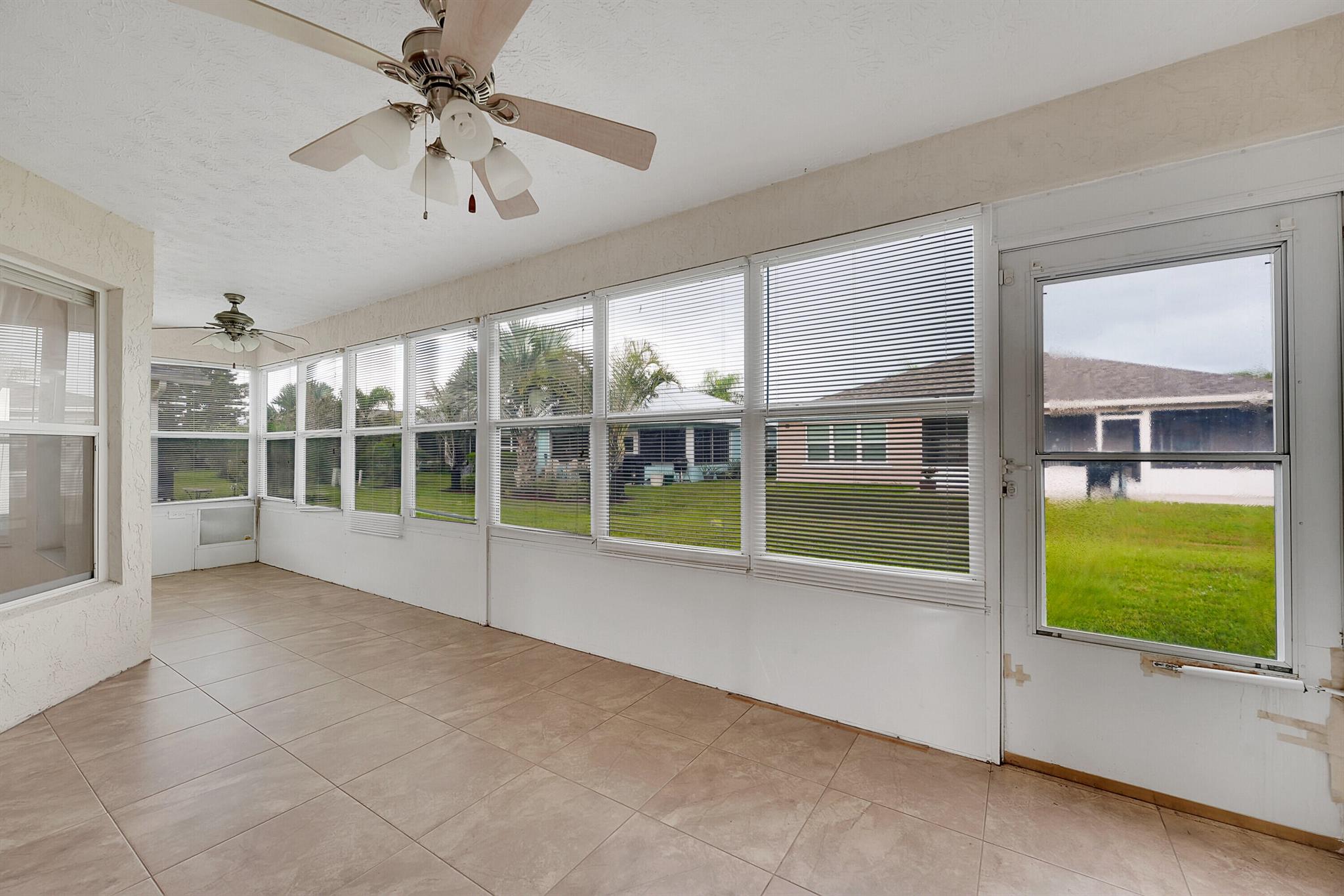 SPANISH LAKES FAIRWAYS NE - Residential