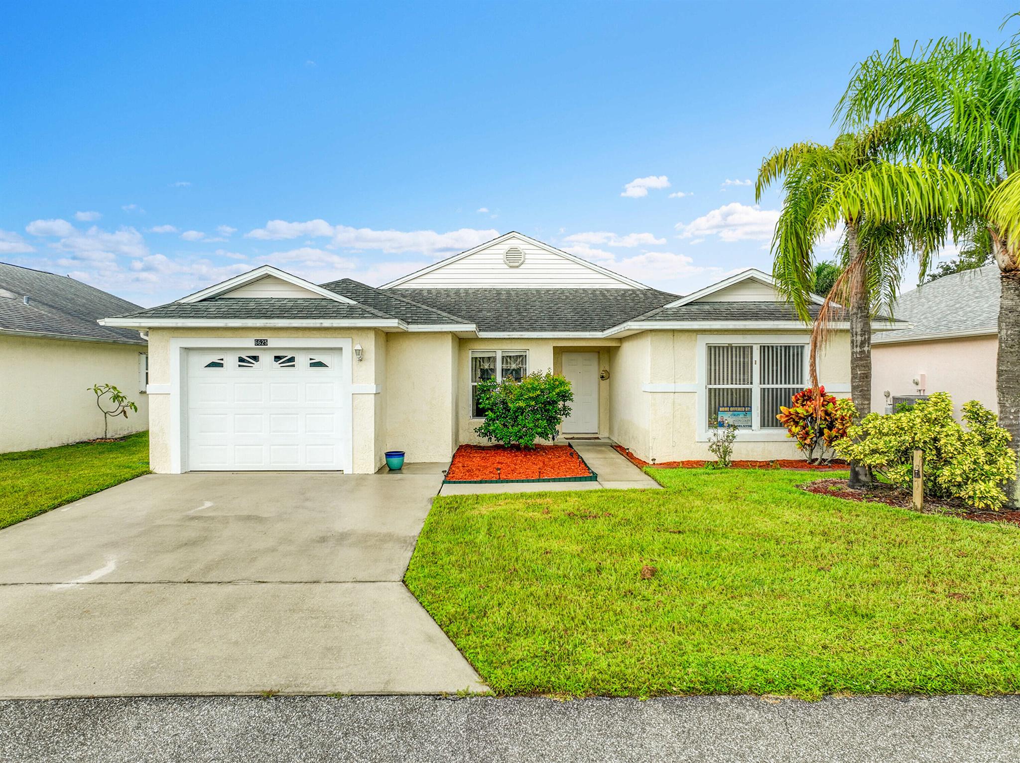 SPANISH LAKES FAIRWAYS NE - Residential