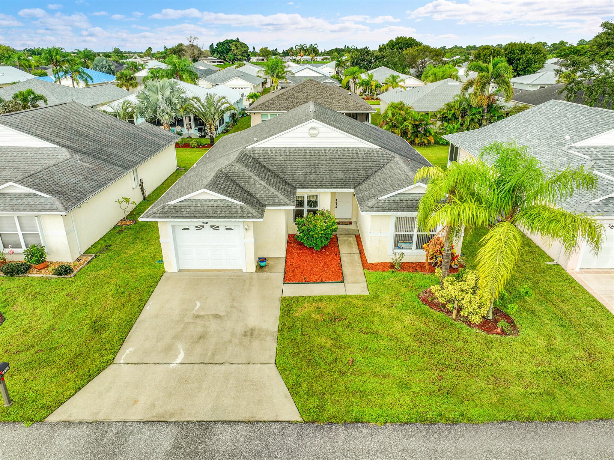 SPANISH LAKES FAIRWAYS NE - Residential