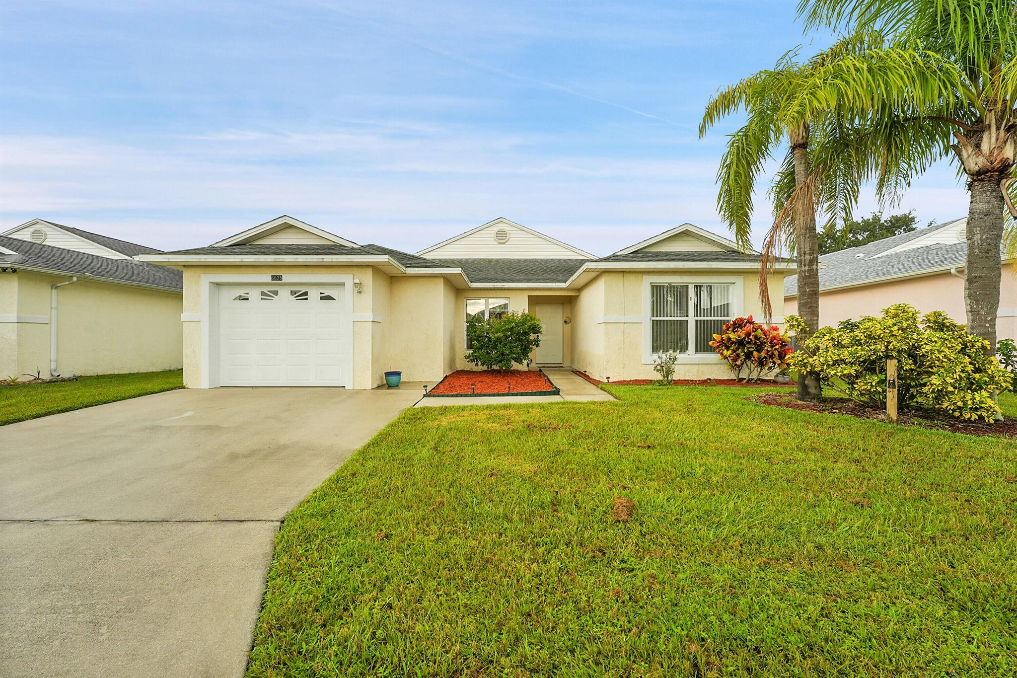 SPANISH LAKES FAIRWAYS NE - Residential