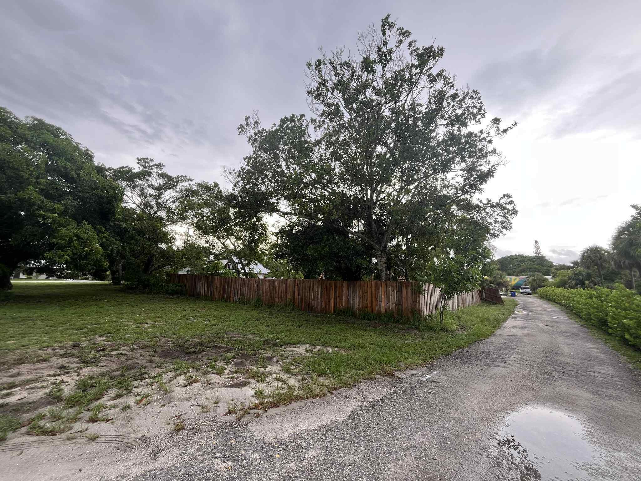 Build your Florida Dream Home. Double buildable lot in Hobe Sound Florida. The owners had architectural plans drawn up to build a 2 story, 4,000 square house, offering a glimpse into what's possible on this expansive lot. Completely fenced in (2024), along with Well (2025) , and Electric. A shed with electricity and metal roof was built in the back corner of the lot (2025). No HOA.