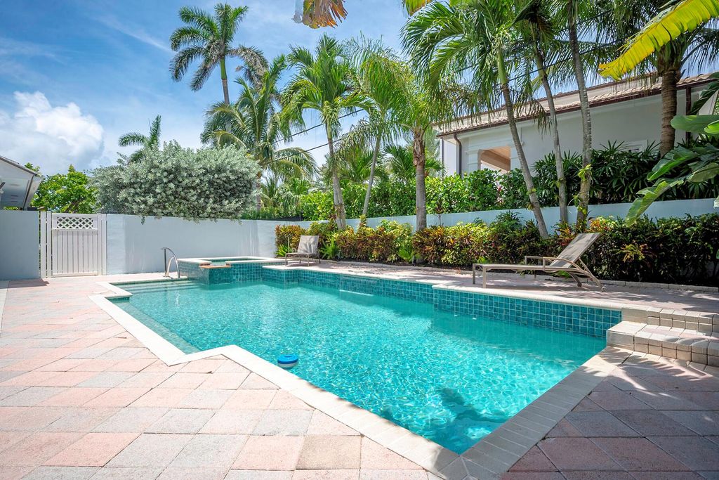 Photo of 1003 Seagate Drive, Delray Beach, FL 33483 (MLS # R11021177)