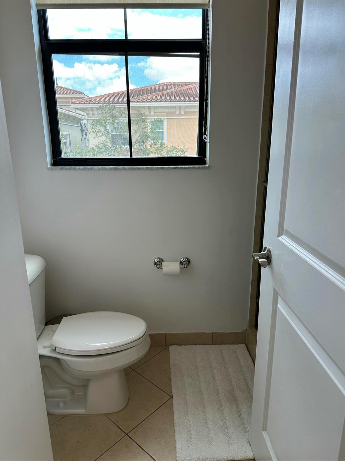 SAWGRASS LAKES - Residential