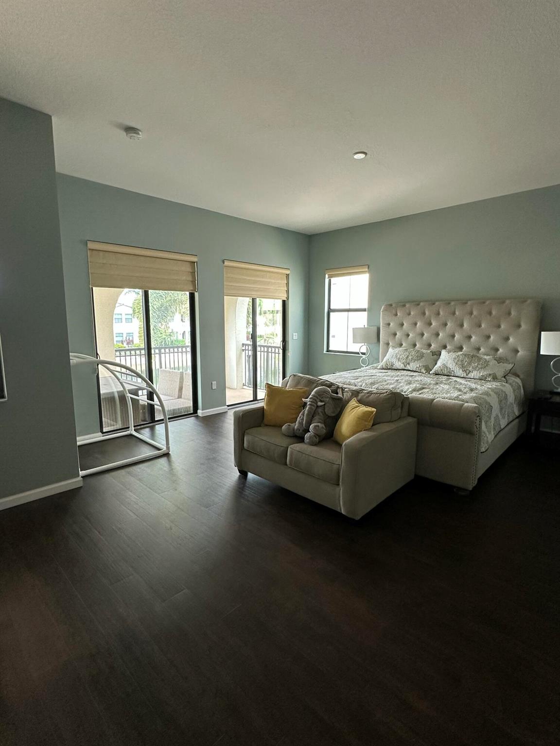 SAWGRASS LAKES - Residential