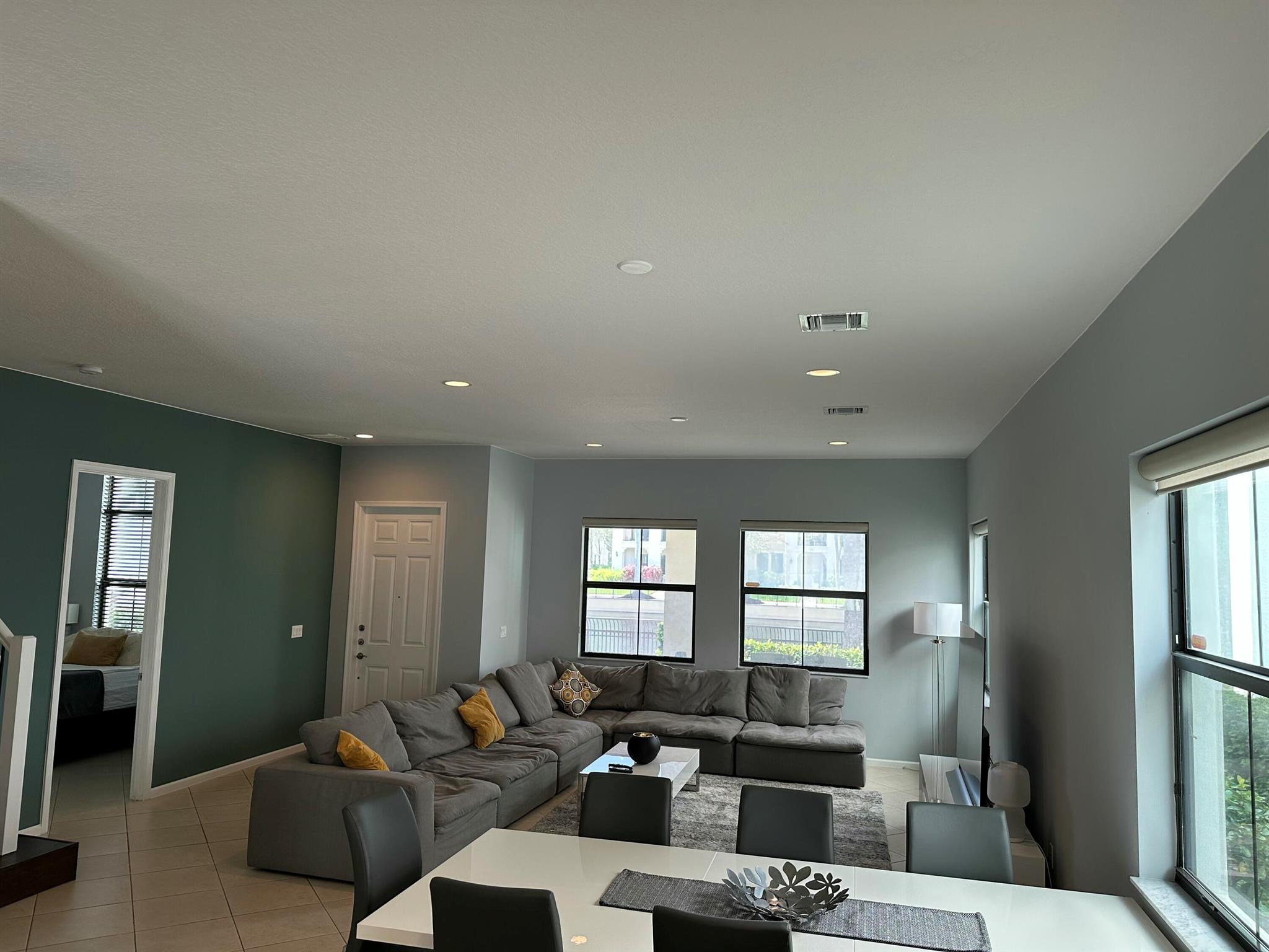 SAWGRASS LAKES - Residential