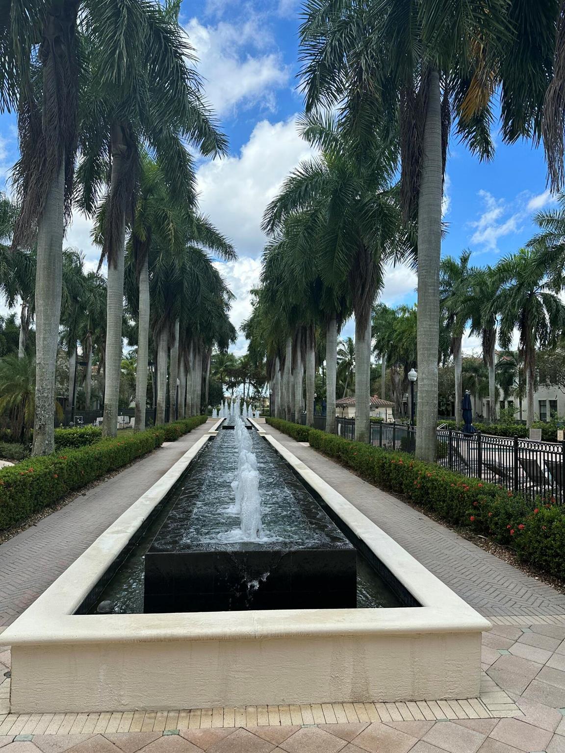 SAWGRASS LAKES - Residential