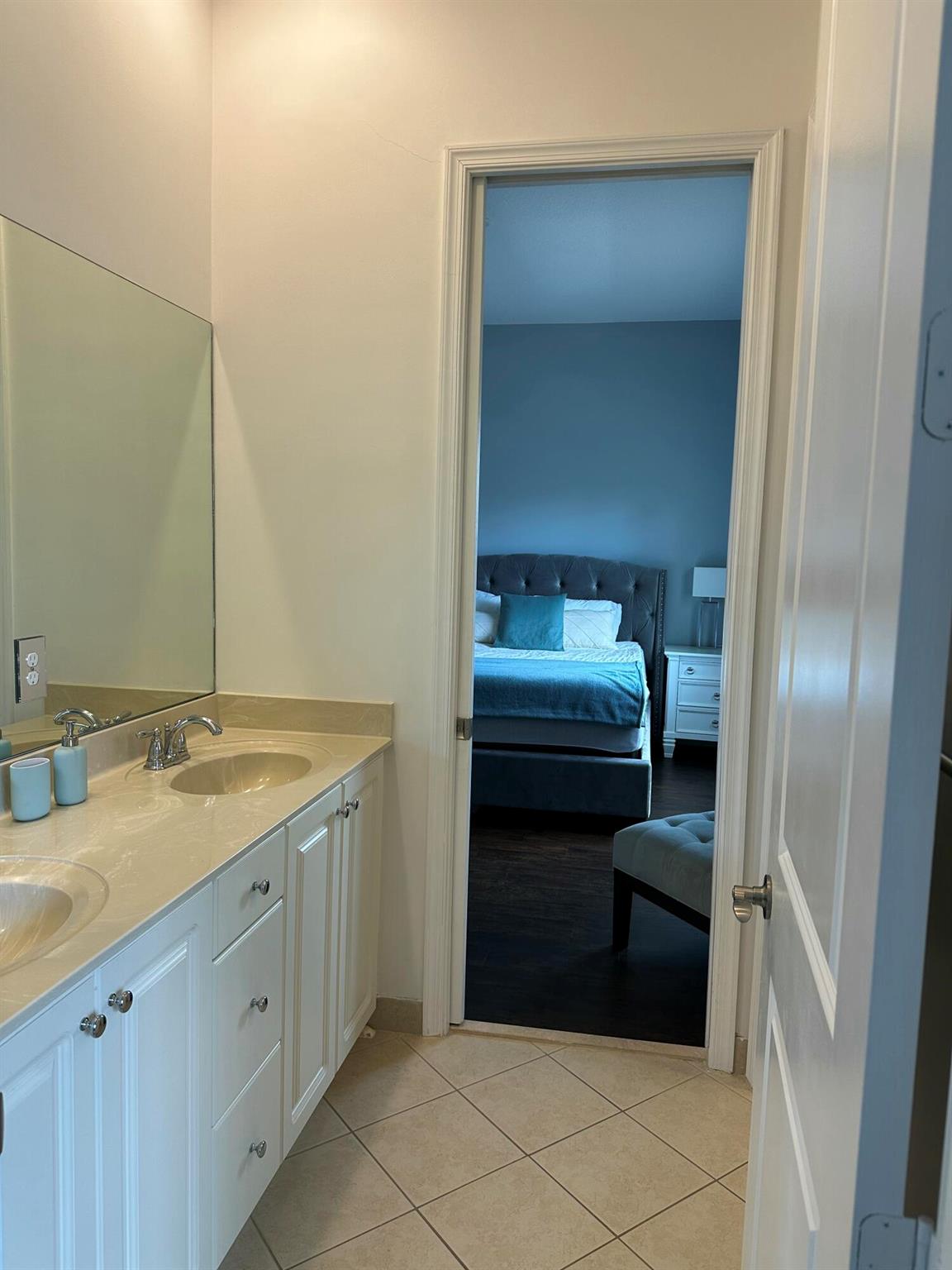 SAWGRASS LAKES - Residential