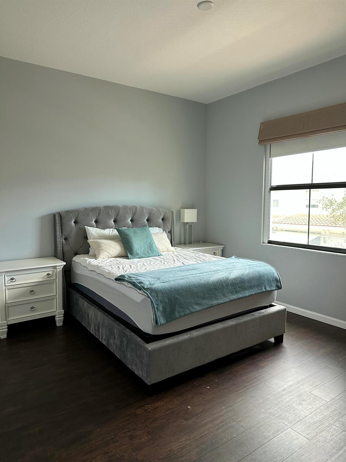 SAWGRASS LAKES - Residential
