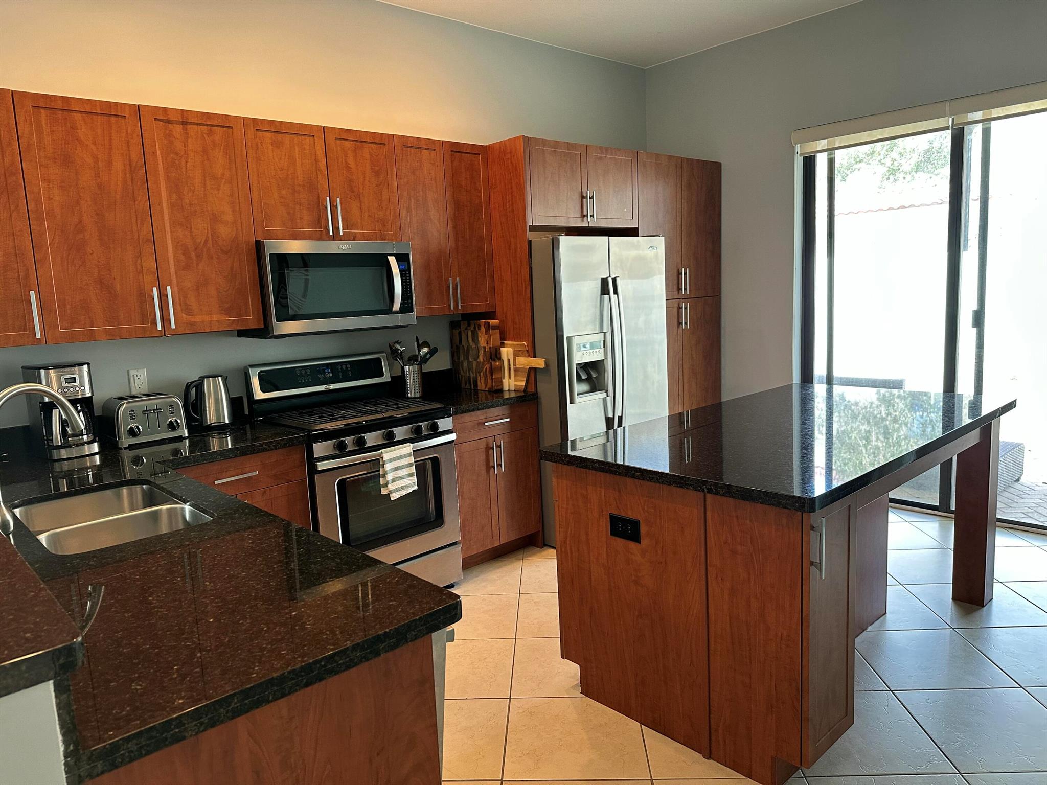 SAWGRASS LAKES - Residential