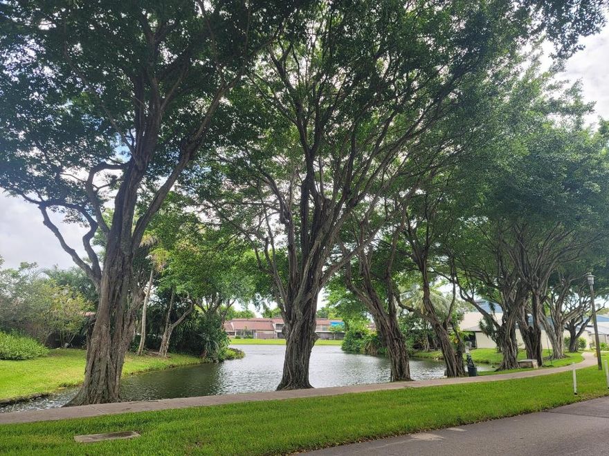 DON'T MISS!!! Beautiful Townhouse 3 Bedroom / 2 Bath with tiled, all 1 Floor, with nice patio, Washer & Dryer 2 parking assigned with available Guest parking Close to schools, shopping and highways Fast Approval Landlord will cooperate with showing agents