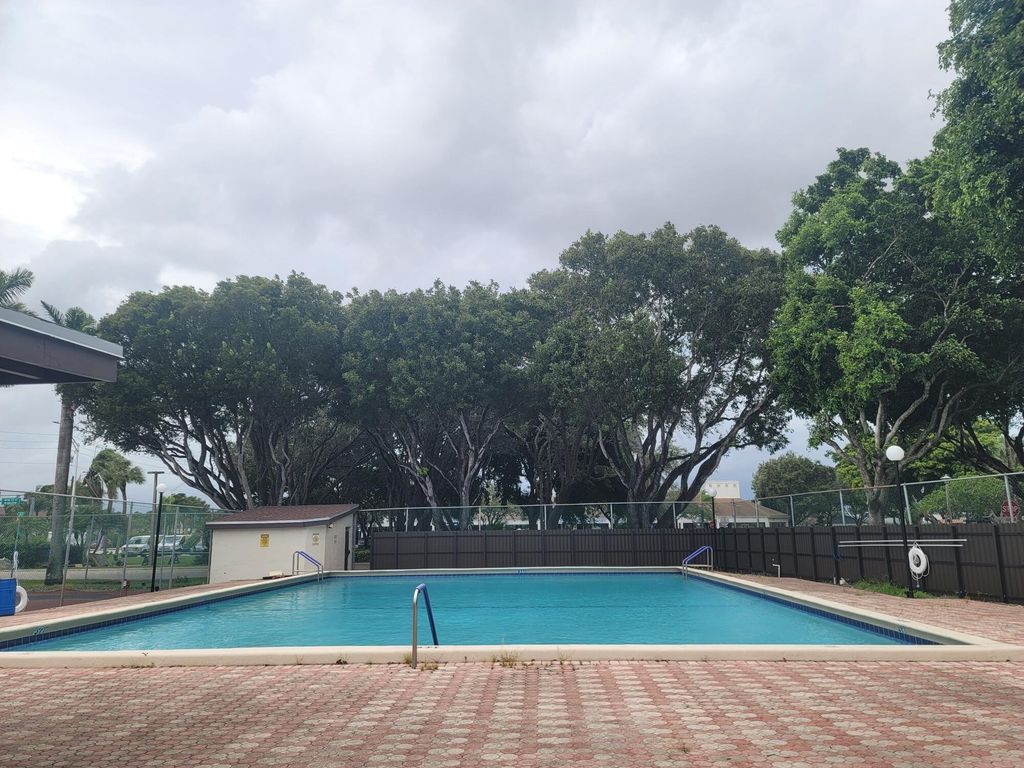 Photo of 4049 SW 68th Way #6-I, Miramar, FL 33023 (MLS # R11146960)