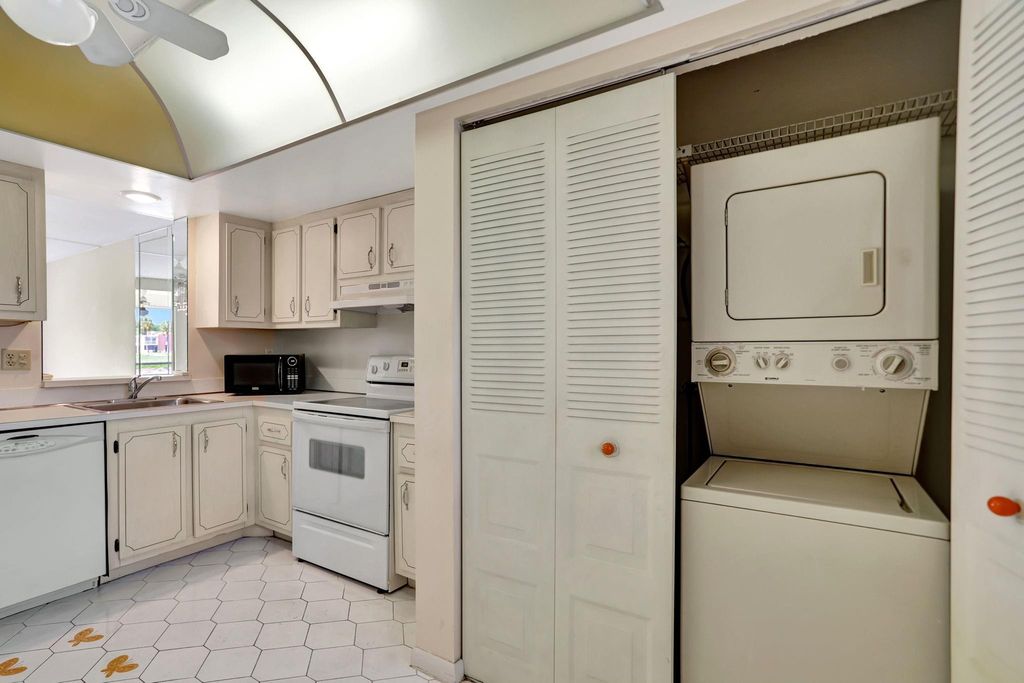 Photo of 7620 NW 18th St #101, Margate, FL 33063 (MLS # F10430604)