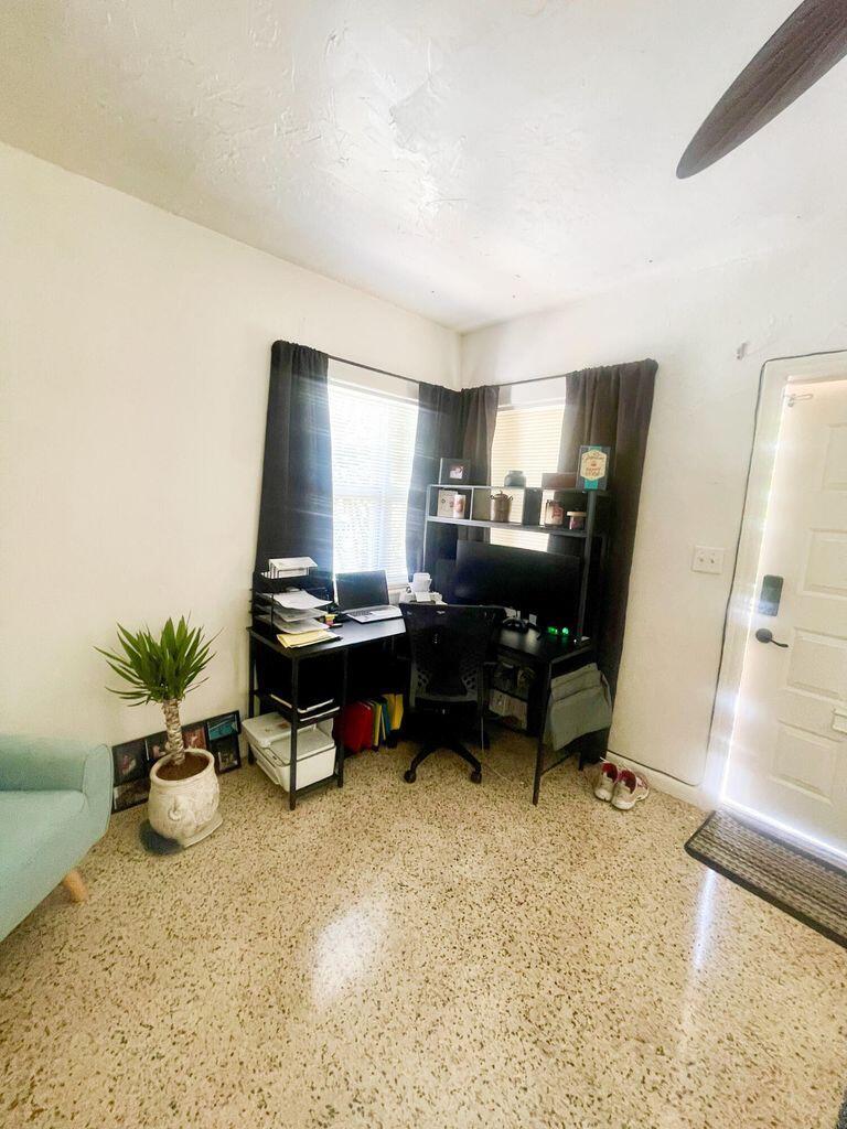 LAKE WORTH TOWN OF - Residential