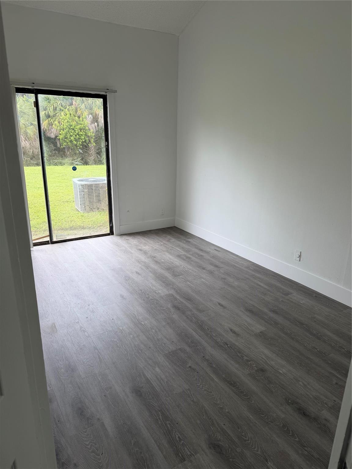 ORCHARD LAKE TOWN HOUSES - Residential Lease