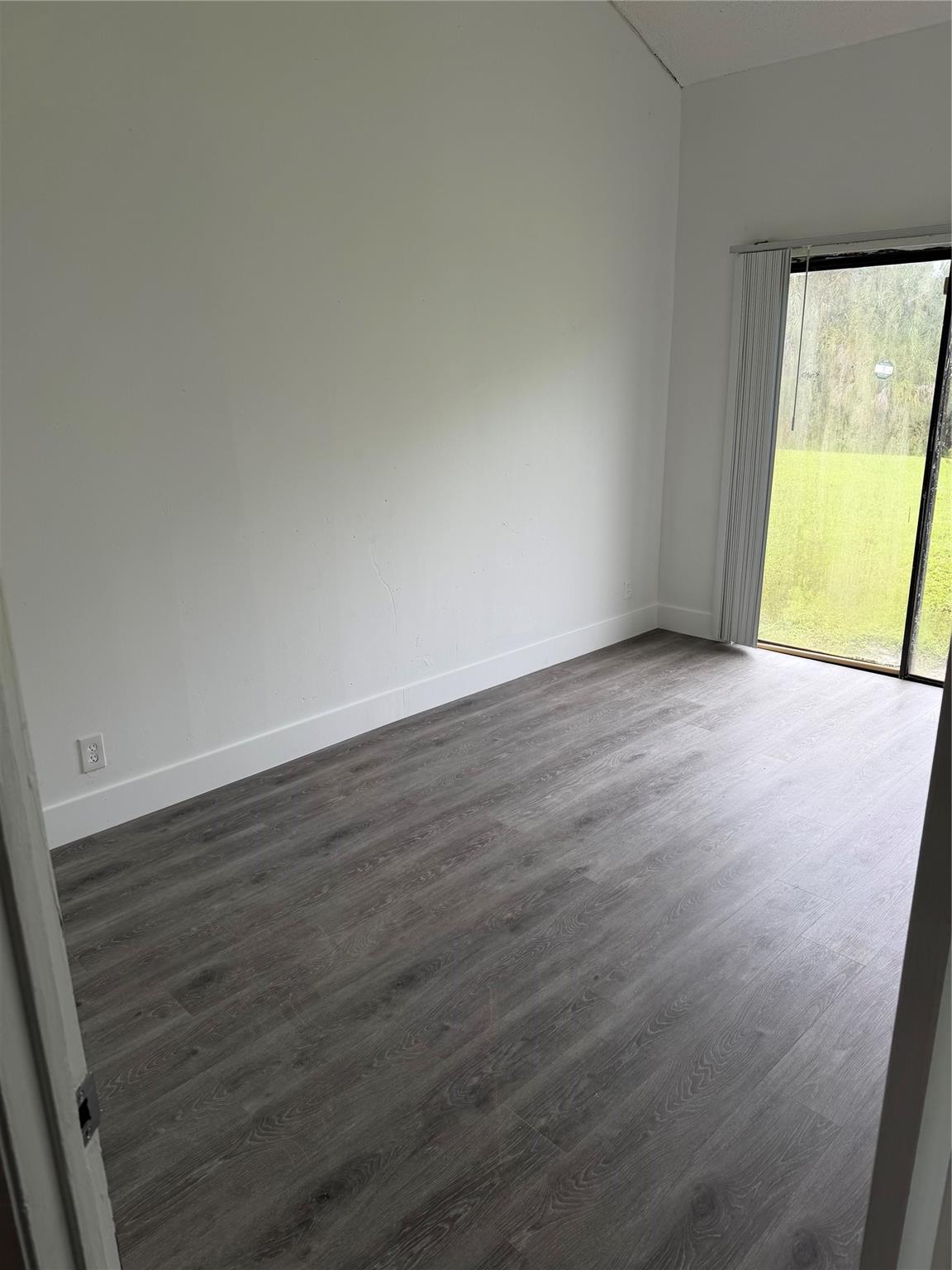ORCHARD LAKE TOWN HOUSES - Residential Lease