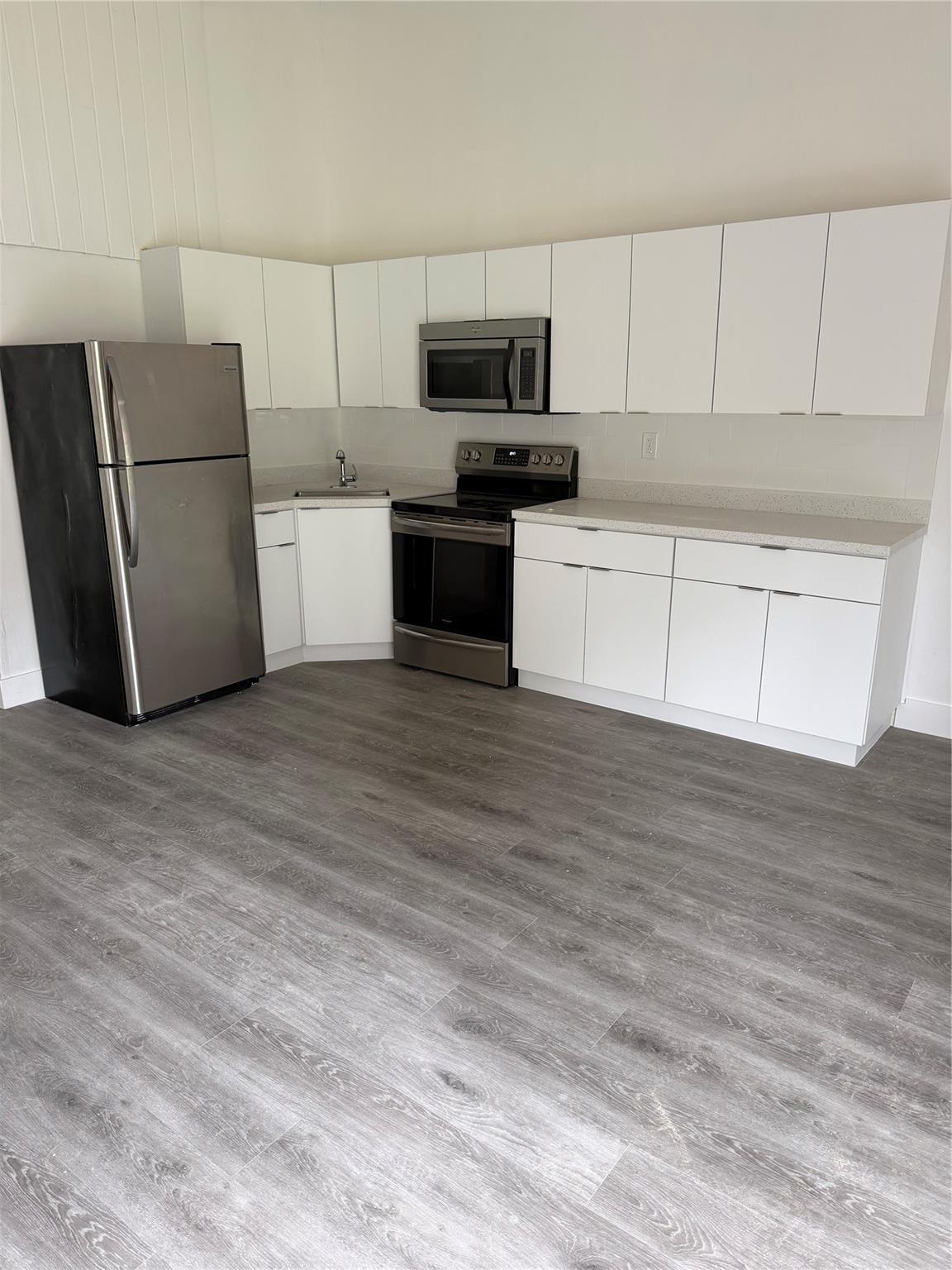 ORCHARD LAKE TOWN HOUSES - Residential Lease