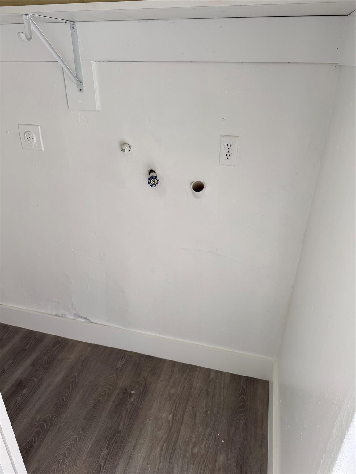 ORCHARD LAKE TOWN HOUSES - Residential Lease