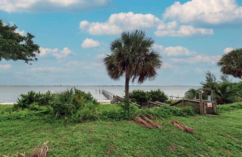 Photo of 515 S Indian River Drive, Fort Pierce, FL 34950 (MLS # B26006623)