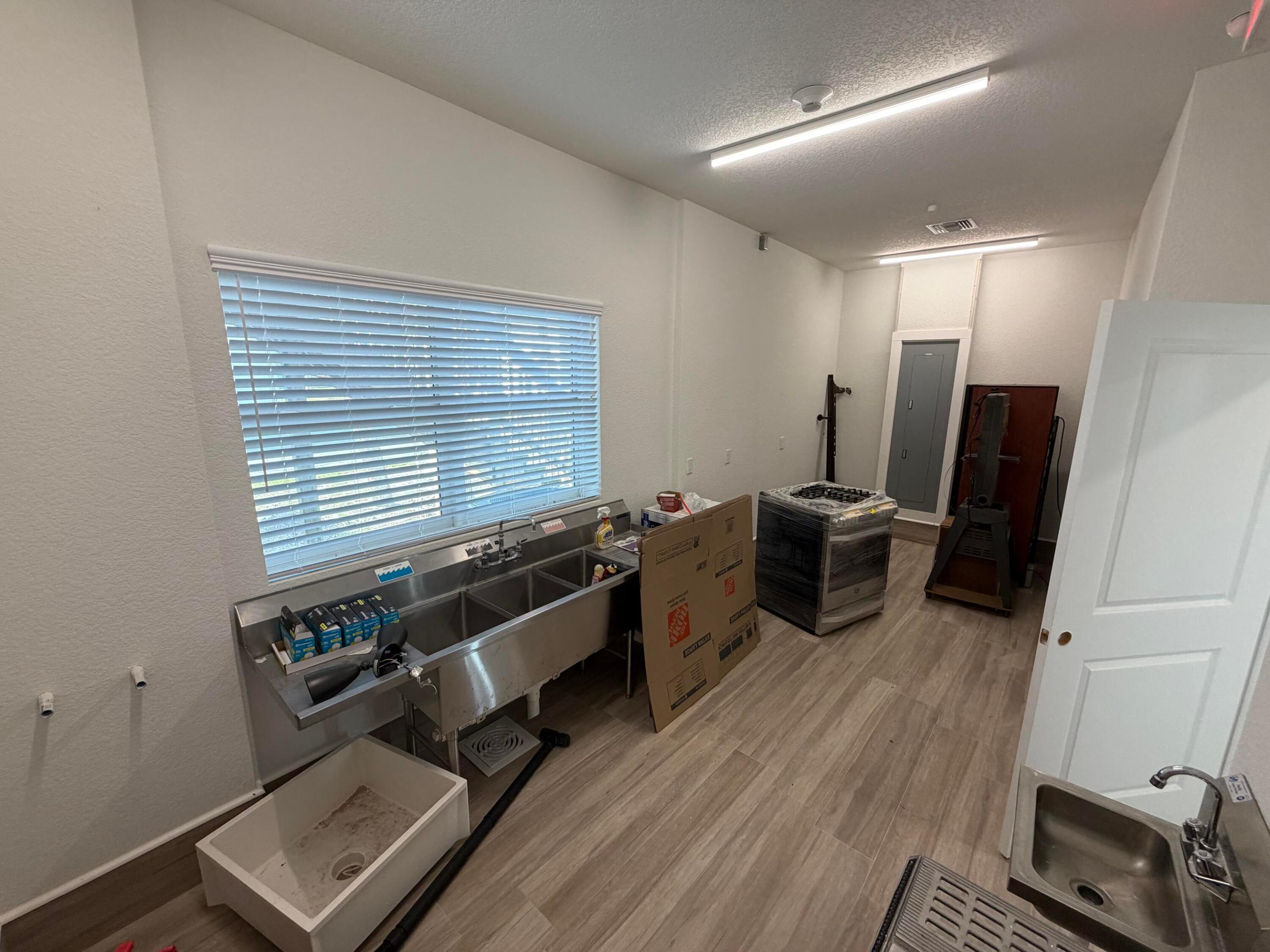 ANDREWS & RICHARDS RESUBDIVISION (EAST) - Residential