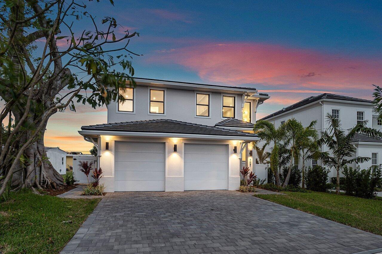 LA HACIENDA DELRAY - Residential