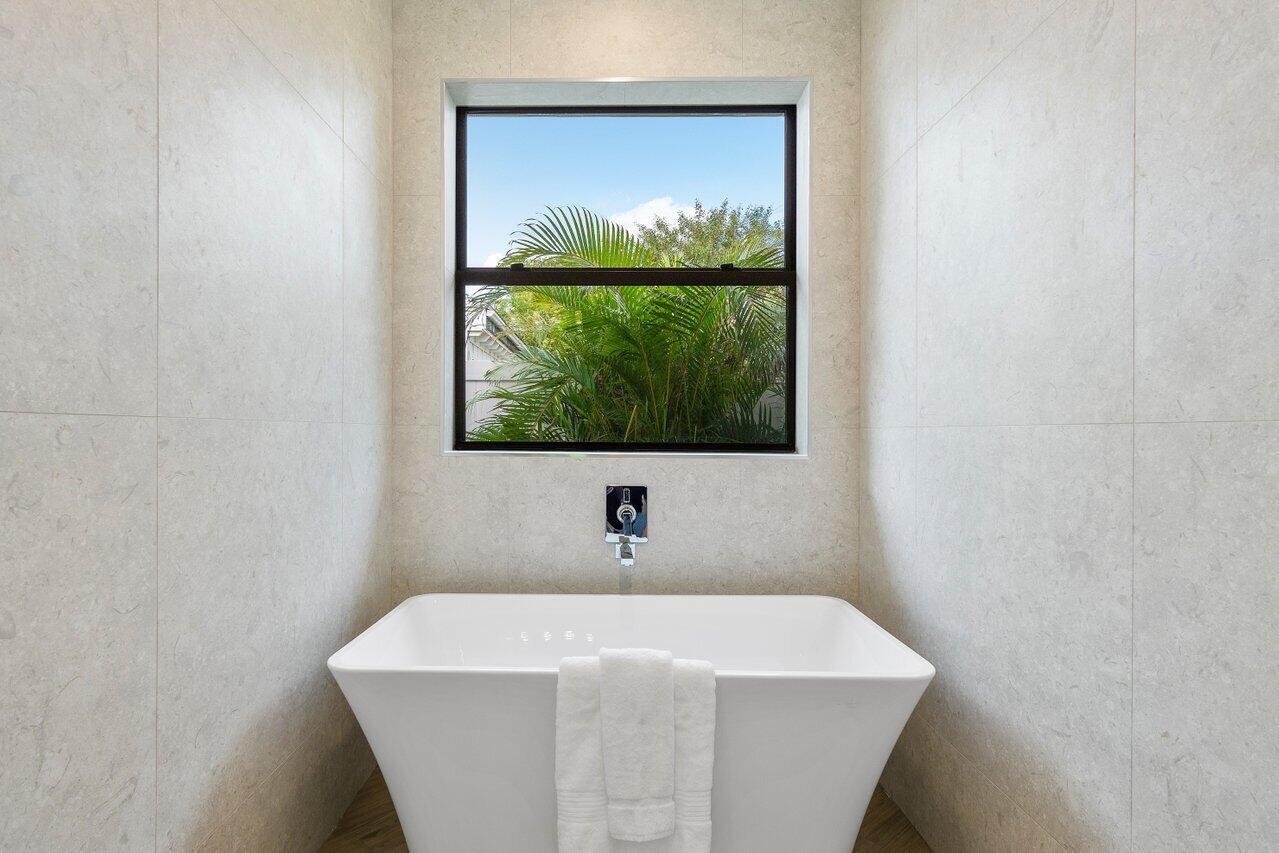 LA HACIENDA DELRAY - Residential