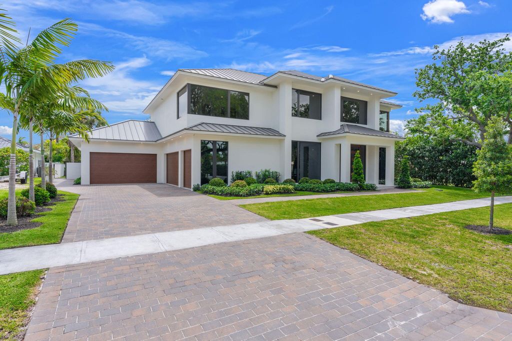 Photo of 2406 NE 13th Court, Fort Lauderdale, FL 33304 (MLS # B26013470)